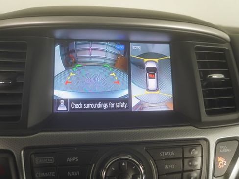 Used 2019 Nissan Pathfinder FWD image 25