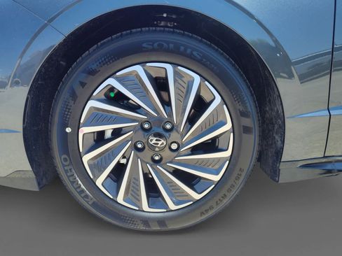 New 2025 Hyundai Sonata Limited image 9