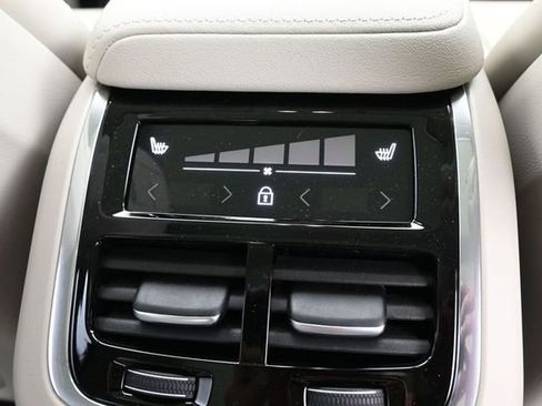 New 2026 Volvo XC60 B5 Ultra w/ Climate Package AWD/4WD image 35