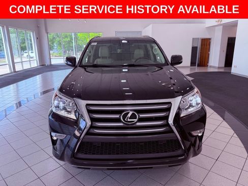 Used 2017 Lexus GX 460 AWD/4WD image 2