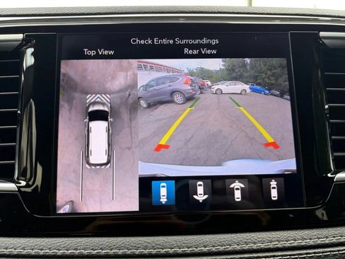 Used 2019 Chrysler Pacifica Limited w/ Advanced Safetytec Group FWD image 36