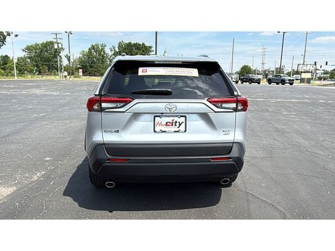 Certified 2020 Toyota RAV4 XLE w/ Convenience Package AWD/4WD image 6