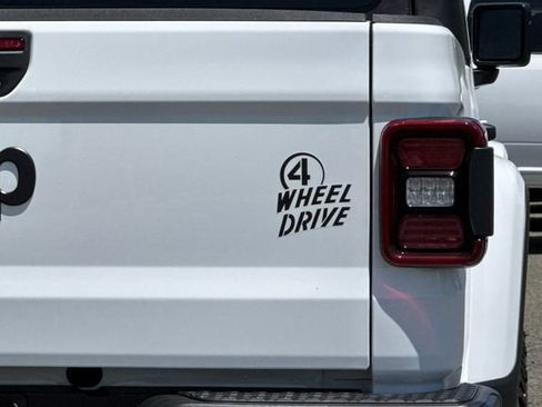 New 2025 Jeep Gladiator Willys image 26