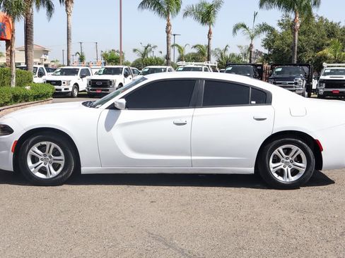 Used 2019 Dodge Charger SXT image 5