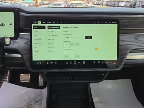 Used 2023 Rivian R1T Adventure image 24