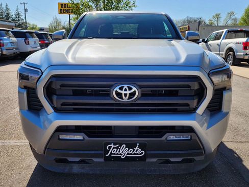 Used 2024 Toyota Tacoma SR5 AWD/4WD image 3