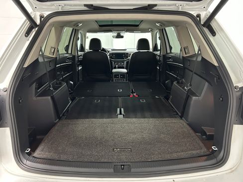 Used 2018 Volkswagen Atlas SEL w/ R-Line Package AWD/4WD image 36