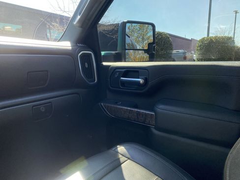 Used 2022 GMC Sierra 2500 Denali w/ Denali Ultimate Package image 16