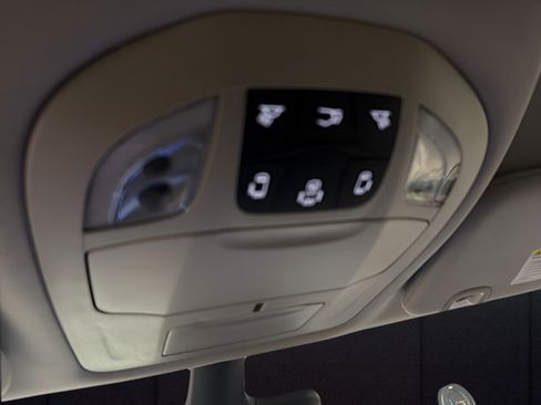 Used 2024 Chrysler Pacifica Limited FWD image 26