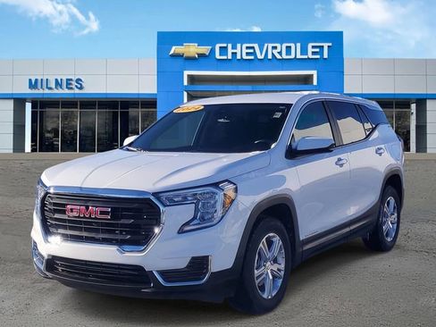 Used 2024 GMC Terrain SLE image 2