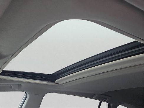 Used 2015 Toyota RAV4 XLE image 15