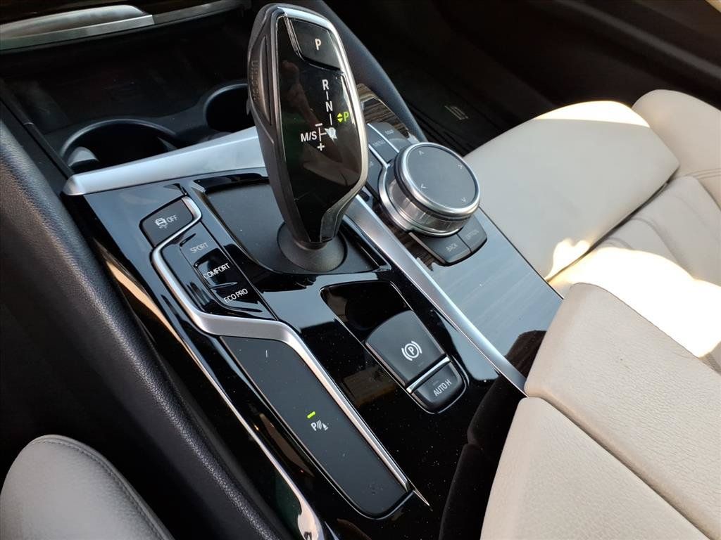 Used 2019 BMW 530i w/ Convenience Package RWD image 32