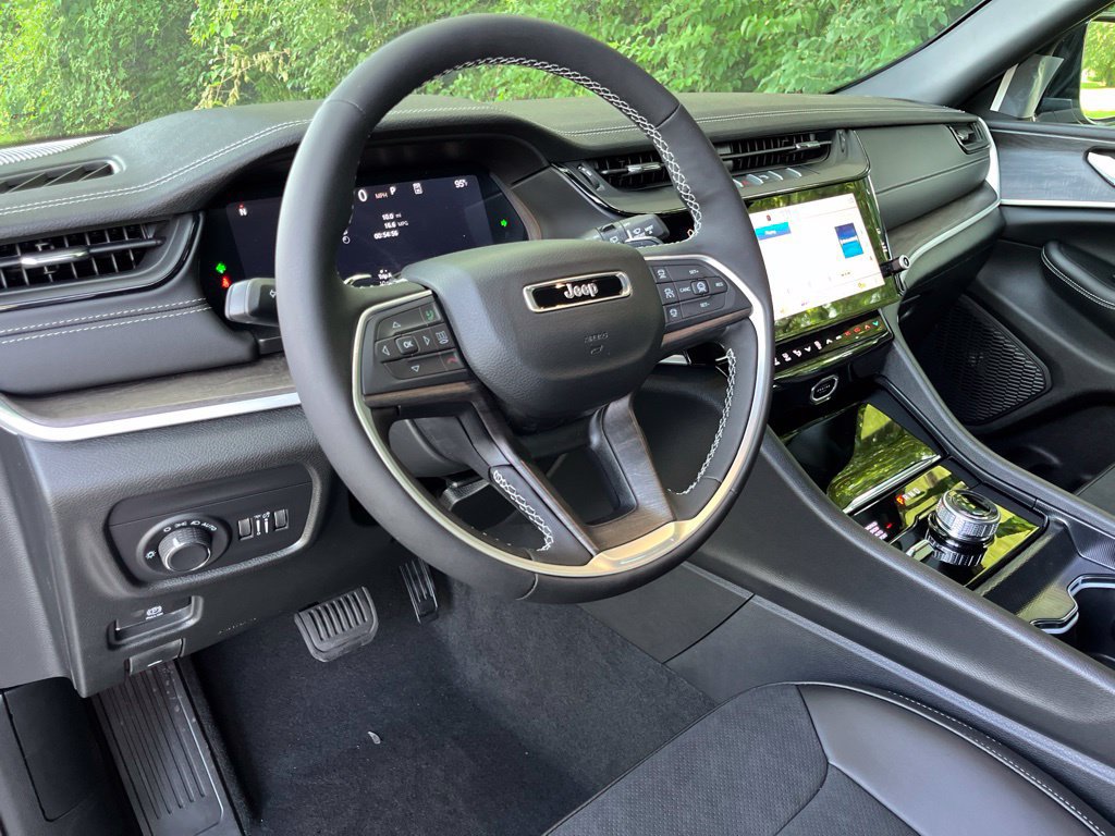 New 2026 Jeep Grand Cherokee Altitude AWD/4WD image 3