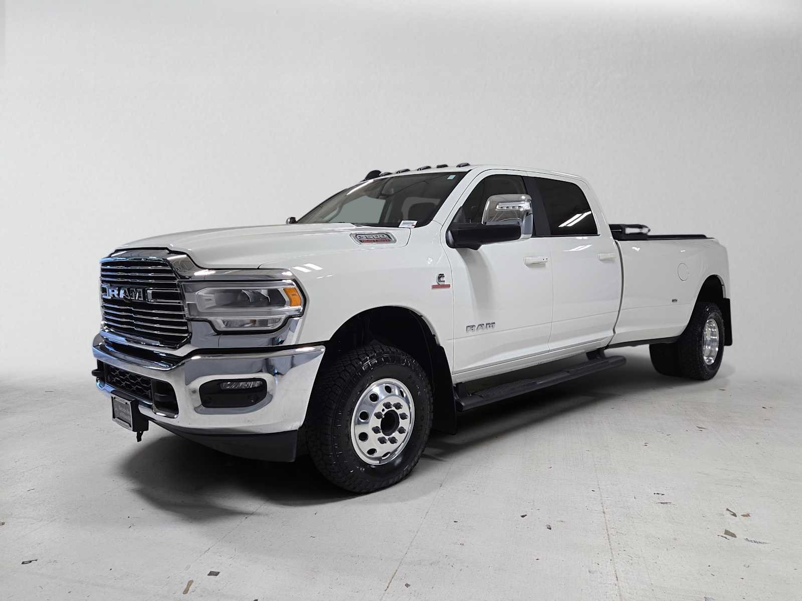 Used 2024 RAM 3500 Laramie w/ Towing Technology Group AWD/4WD image 7