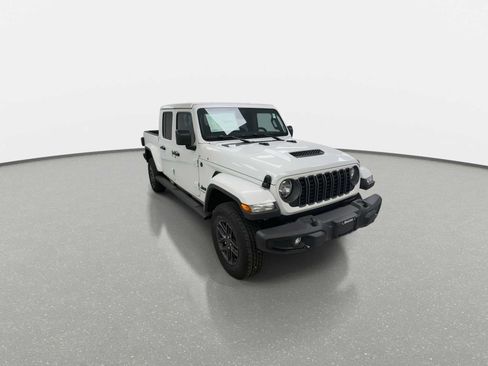 New 2026 Jeep Gladiator Sport AWD/4WD image 3