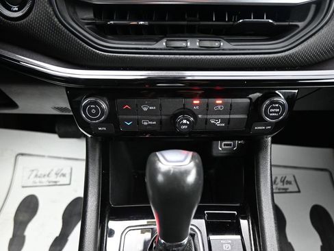 Used 2022 Jeep Compass Latitude FWD image 17