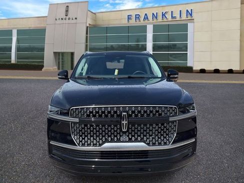 New 2026 Lincoln Navigator Premiere AWD/4WD image 2