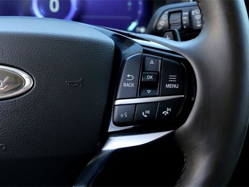 Used 2021 Ford Explorer Platinum w/ Premium Technology Package image 13