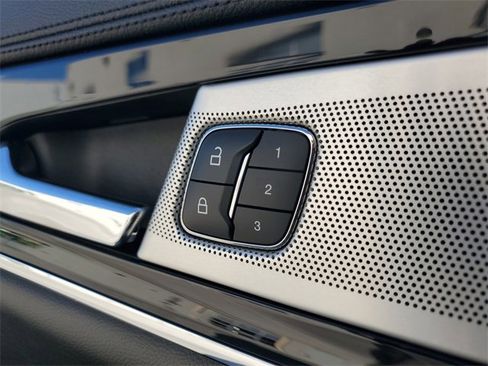 Used 2021 Lincoln Nautilus Reserve w/ Equipment Group 202A image 21