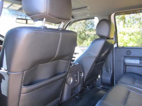 Used 2015 Ford F350 Lariat image 36