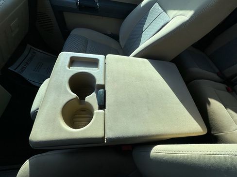 Used 2011 Ford F250 XLT w/ Chrome Pkg image 8