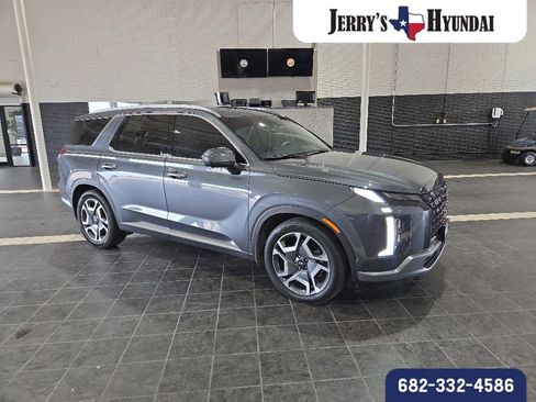 Used 2024 Hyundai Palisade Limited AWD/4WD image 2