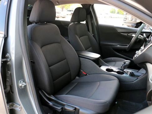 Used 2025 Chevrolet Malibu LT FWD image 30