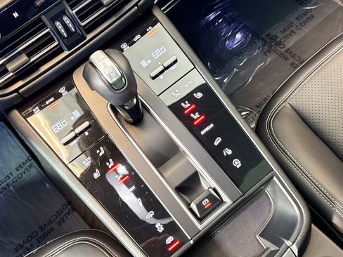 Used 2023 Porsche Macan GTS image 16