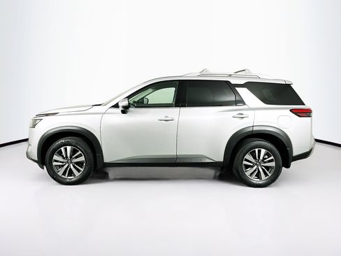 Used 2025 Nissan Pathfinder SL AWD/4WD image 4