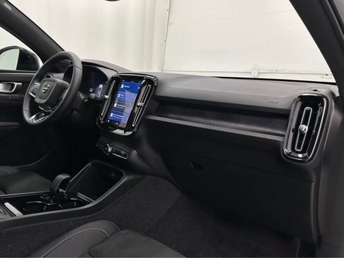Used 2023 Volvo C40 P8 Recharge Plus image 16