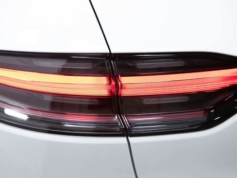 New 2026 Porsche Macan AWD/4WD image 18