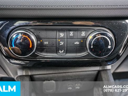 Used 2025 Chevrolet TrailBlazer LT AWD/4WD image 39