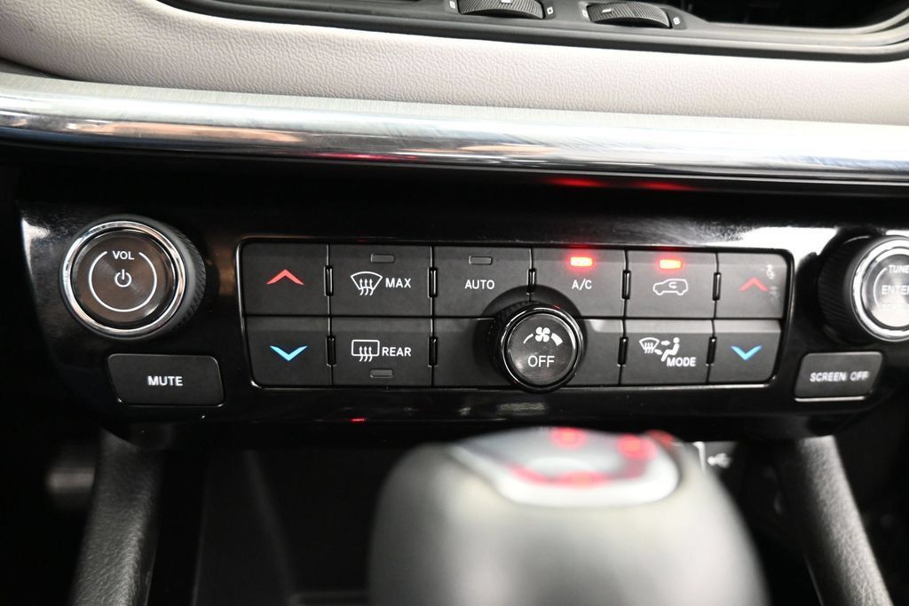 Used 2024 Jeep Compass Limited AWD/4WD image 25