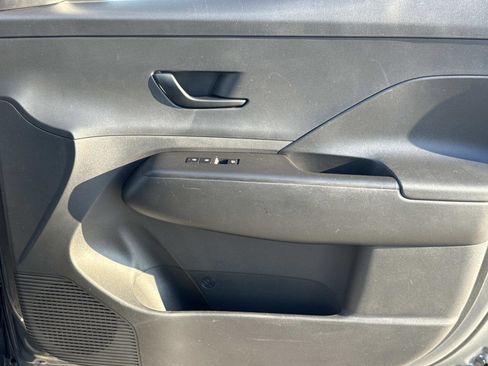 Used 2025 Hyundai Kona SEL image 18