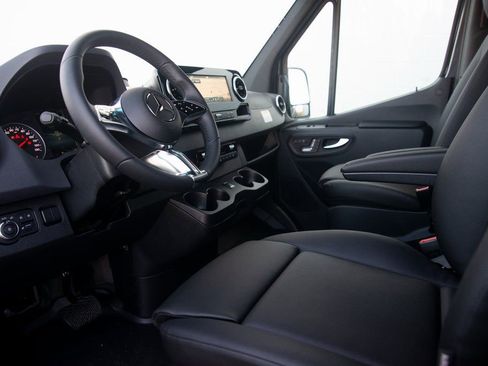 New 2025 Mercedes-Benz Sprinter 2500 image 24