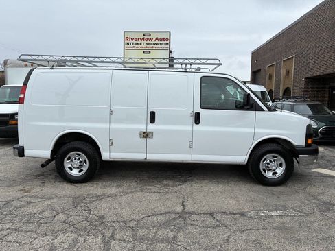 Used 2018 Chevrolet Express 2500 w/ Driver Convenience Package image 3