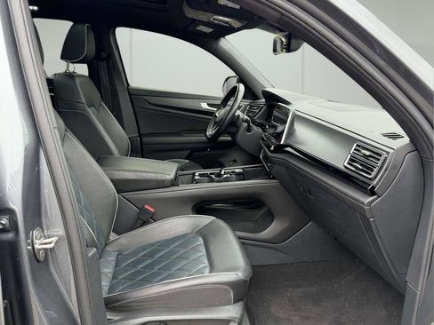 Used 2024 Volkswagen Atlas Cross Sport SEL Premium R-Line image 11