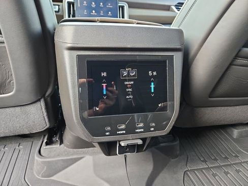 Used 2025 GMC Yukon Denali Ultimate w/ LPO, Floor Liner Package image 37