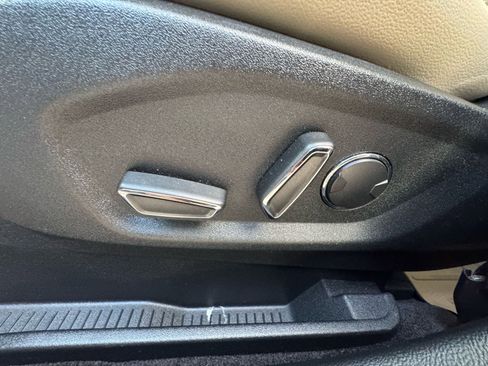 Used 2018 Ford Edge SEL w/ Equipment Group 201A image 24