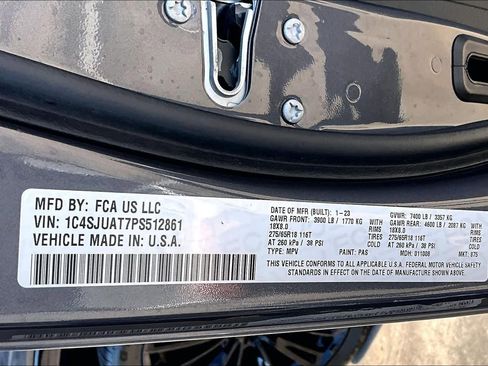 Used 2023 Jeep Wagoneer 2WD image 54