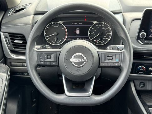 Used 2024 Nissan Rogue SV image 24