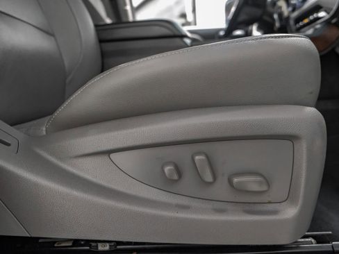 Used 2019 GMC Sierra 3500 SLT w/ Duramax Plus Package AWD/4WD image 28
