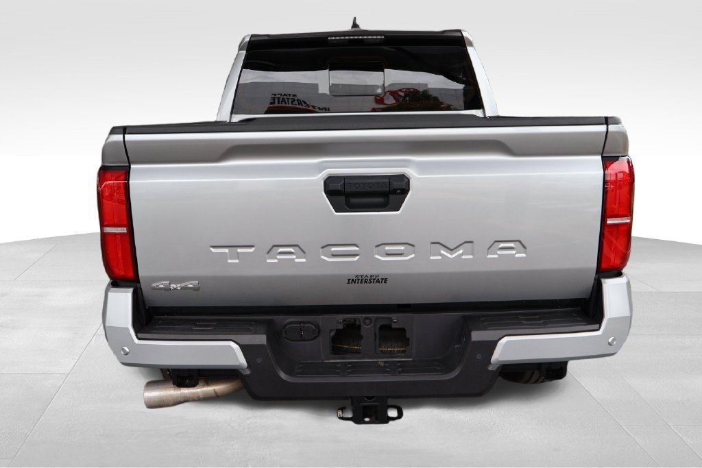 Certified 2025 Toyota Tacoma SR5 AWD/4WD image 15