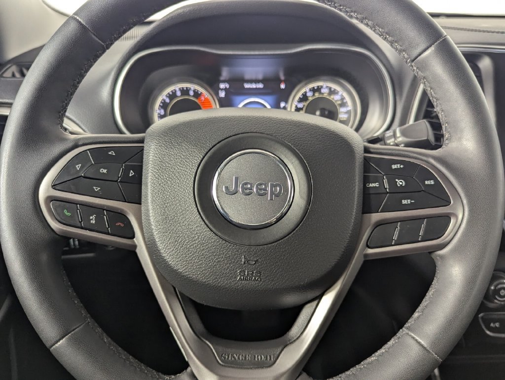 Used 2021 Jeep Cherokee Latitude Lux w/ Comfort/Convenience Group FWD image 14