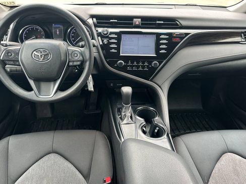 Used 2019 Toyota Camry LE FWD image 14