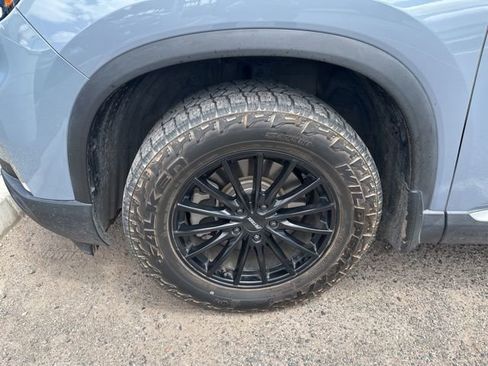 Used 2025 Honda Pilot Elite image 2