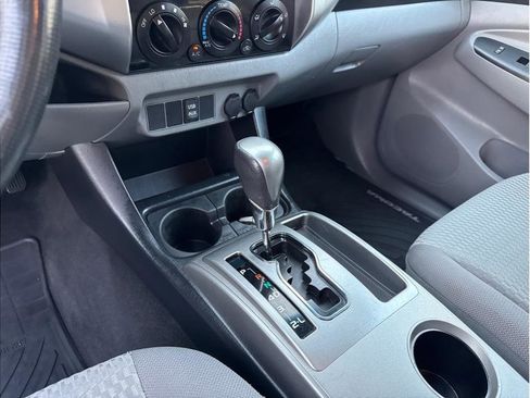 Used 2015 Toyota Tacoma PreRunner image 27