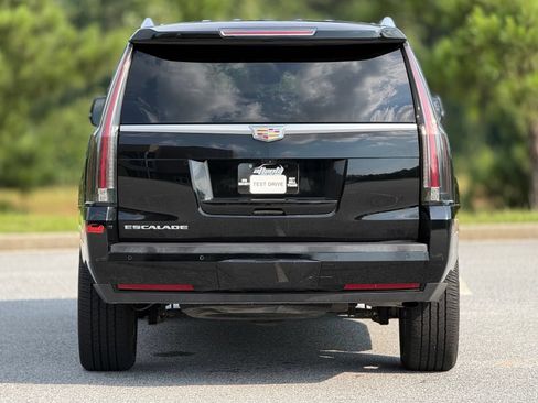 Used 2018 Cadillac Escalade Premium Luxury RWD image 6