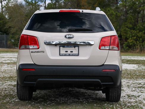 Used 2012 Kia Sorento LX w/ Convenience Pkg image 7