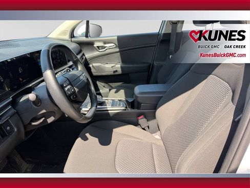 Used 2026 Kia Sportage LX FWD image 22